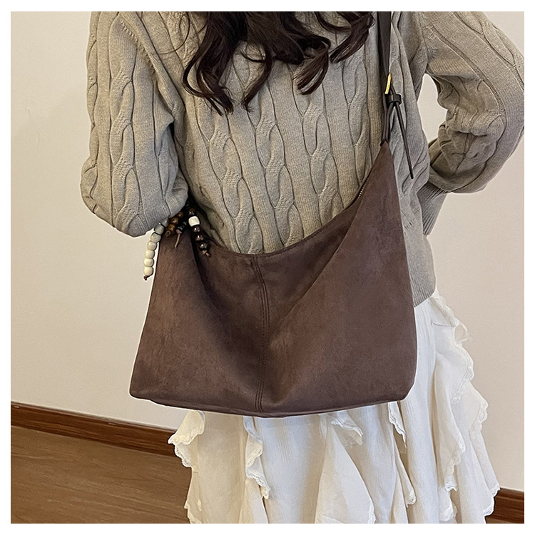 Aksamitna torebka vintage dla  – Interior Design Elegant recenzja i cena
